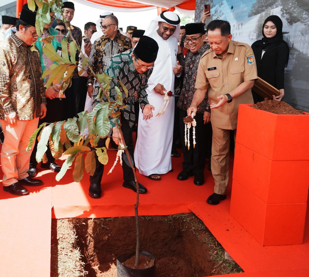 Pimpin Gerakan Tanam Sejuta Pohon di Hari Bumi, Menag: Tokoh Agama Beri Teladan Pelestarian&nbsp;Alam