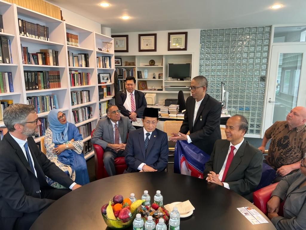 Menag Nasaruddin Umar Terima Gelar Doctor of Divinity dari Hartford International&nbsp;University