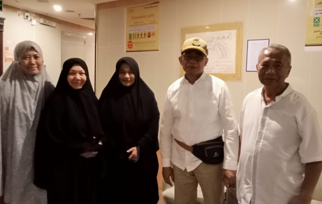 Amirul Haj Muhadjir Effendy Blusukan Temui Jamaah Haji&nbsp;Indonesia